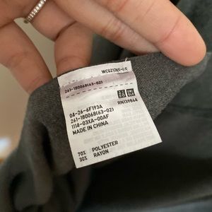 Uniqlo Accessories - Uniqlo shawl / scarf / wrap Uniqlo Accessories - Uniqlo shawl / scarf / wrap